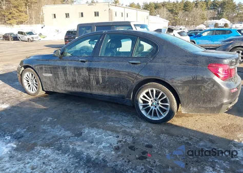 2015 BMW 750I xDrive z USA, uszkodzony, nr VIN WBAYB6C58FD966196